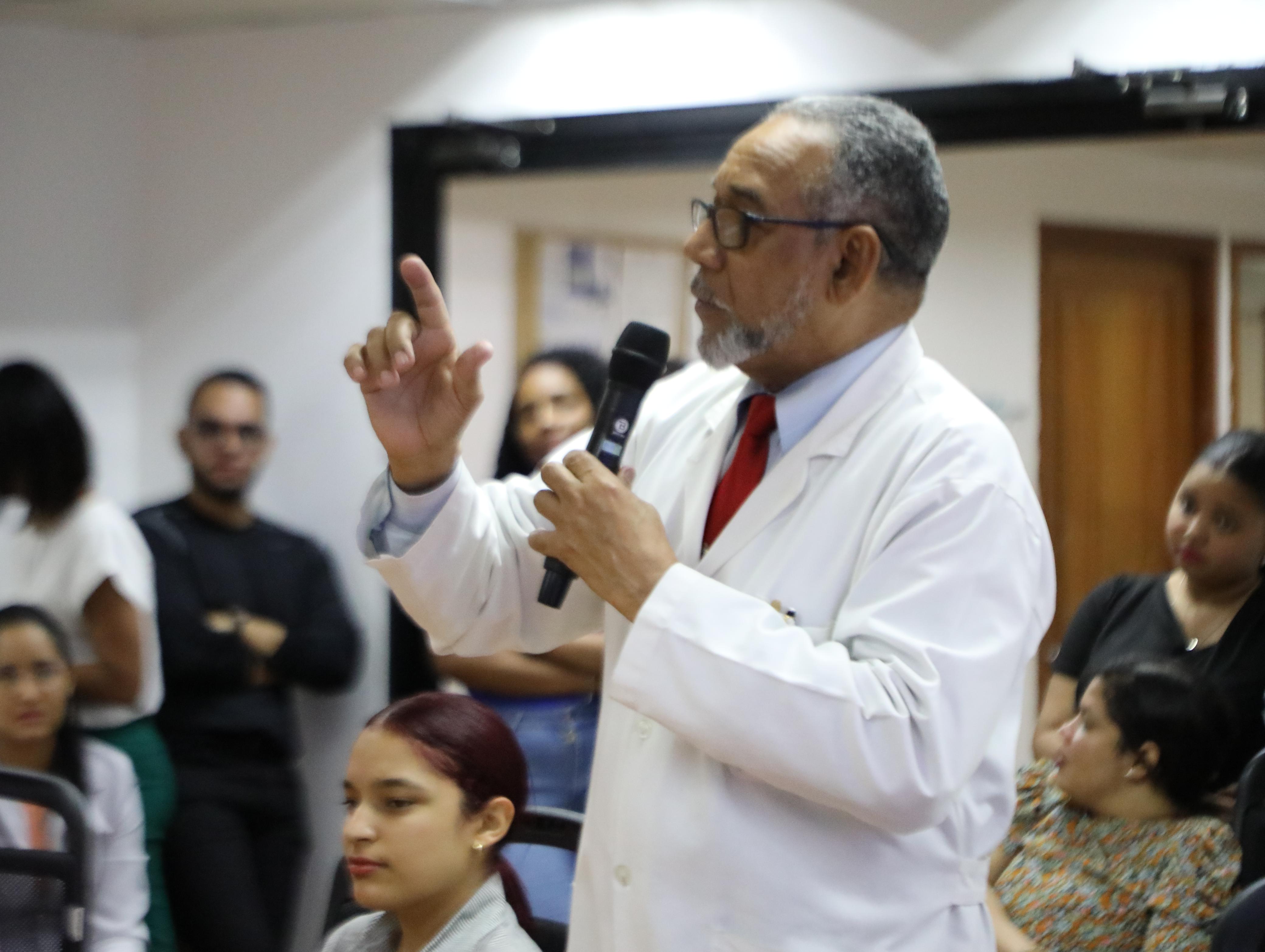 Secundino Palacios imparte charla sobre “Salud Integral -Familiar y laboral en Promipyme